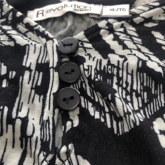 Revolution by Rickis xl tank top. Summery top to wear for those holiday cruises - Picture 4 of 5